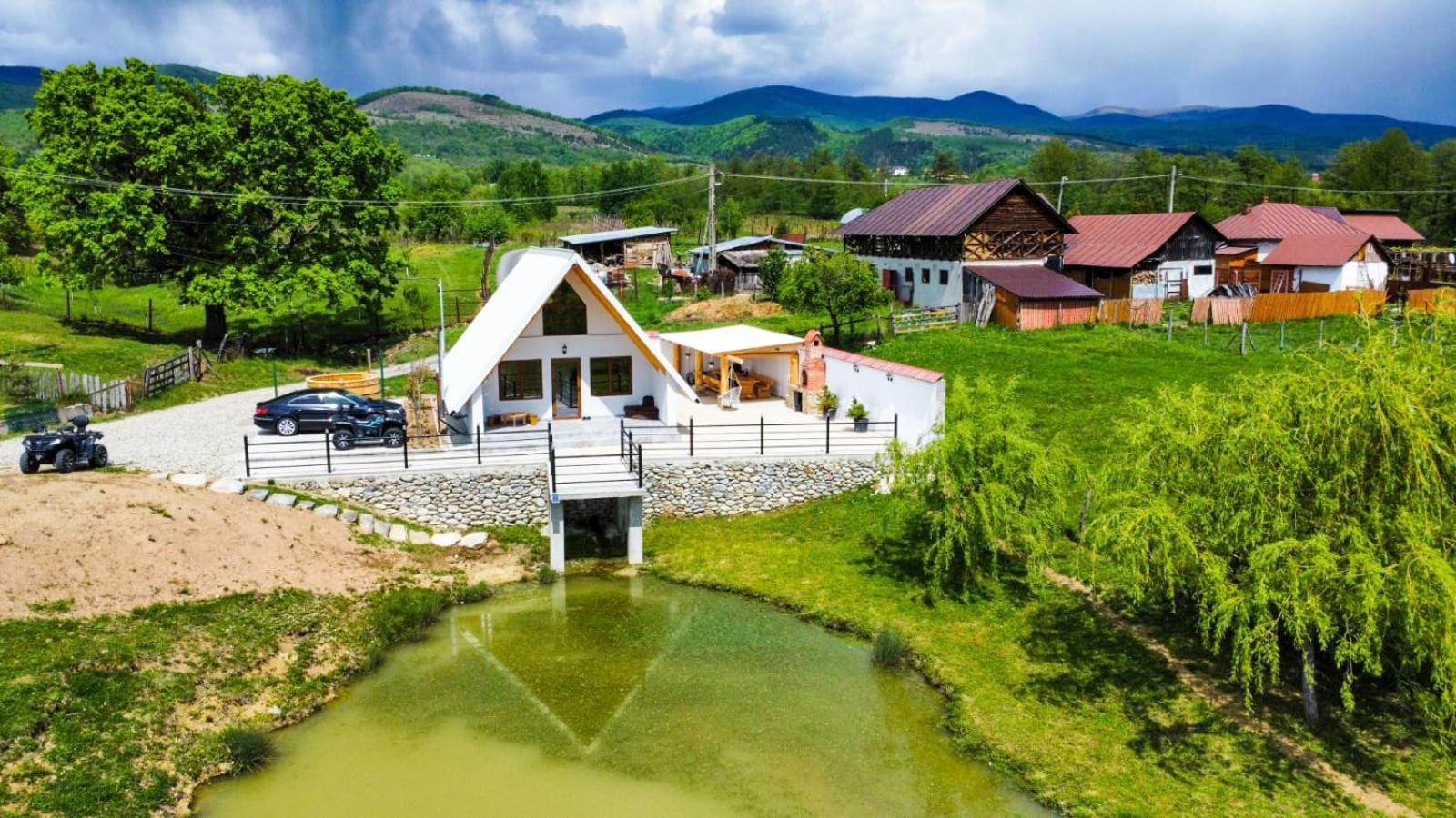 Villa Cabana A Lakeview Cărpinişu Exterior foto